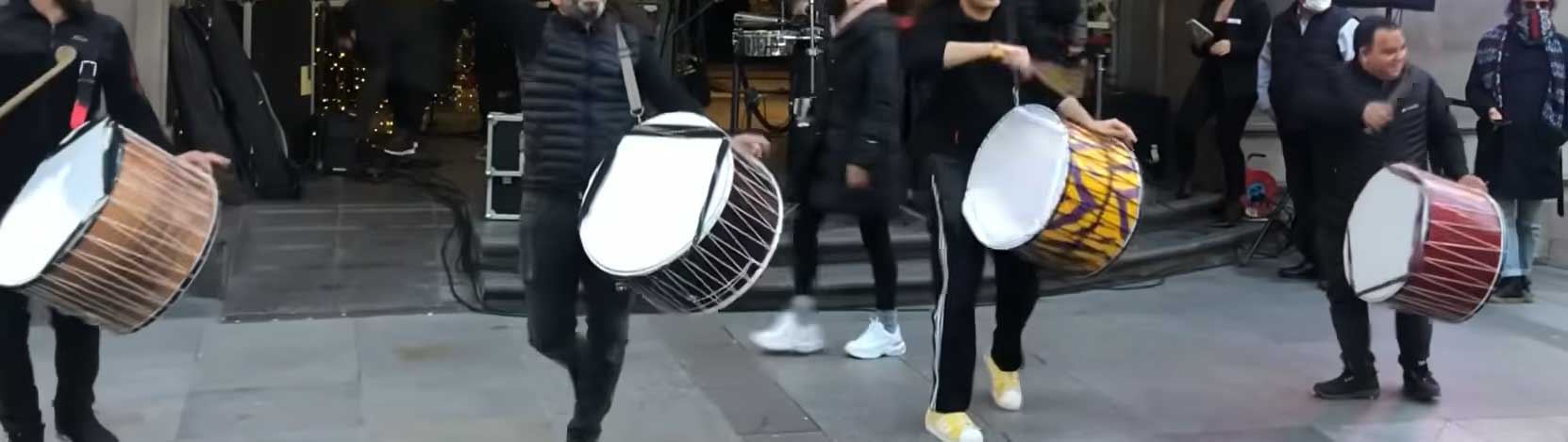 Canlı davul zurna performansı
