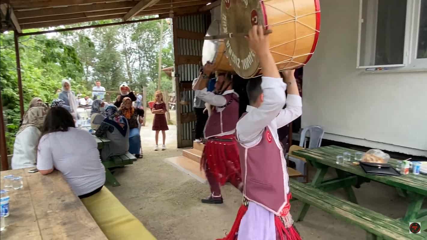 Davulcu zurnacı ekibi