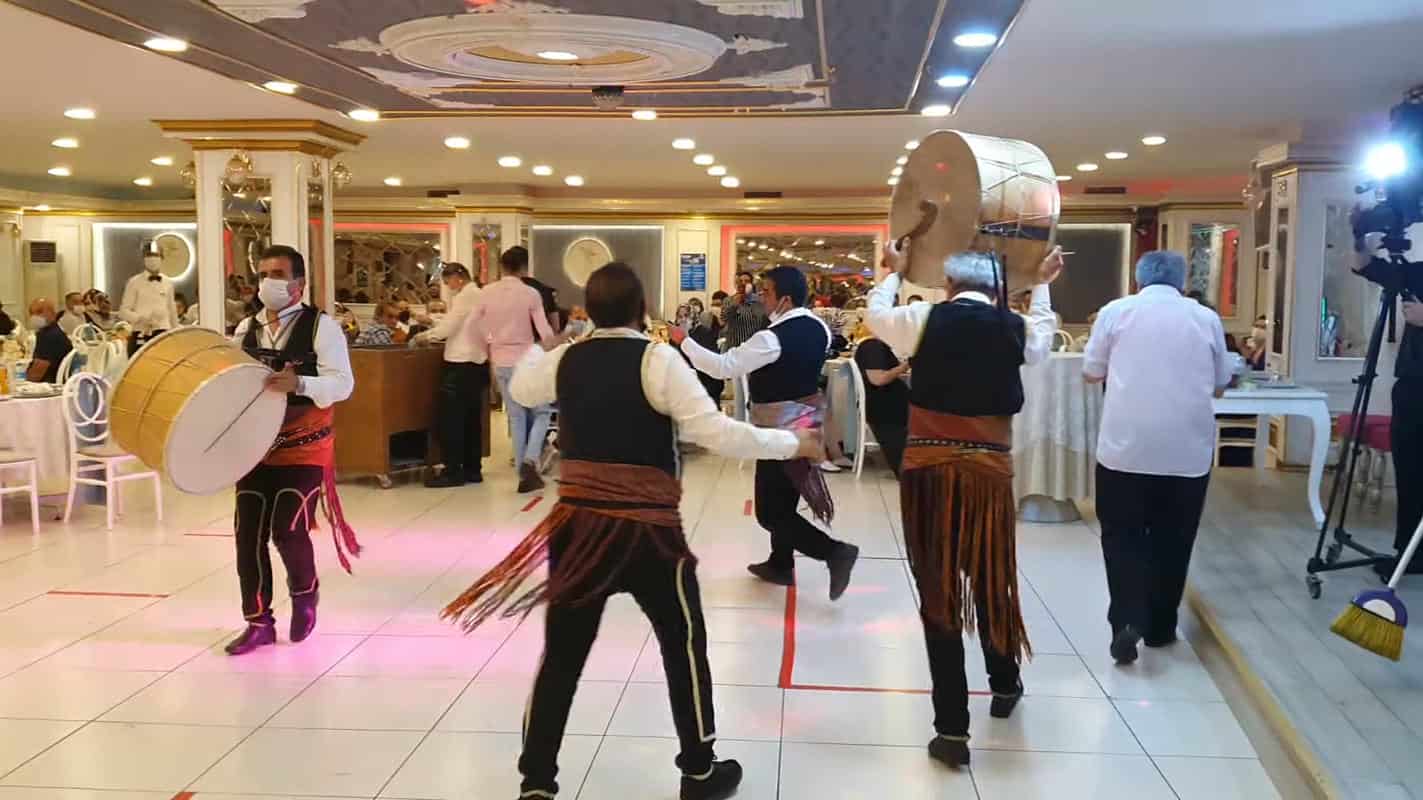 Salon girişi sünnet davul zurna